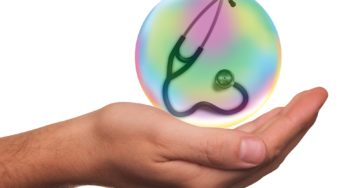 PIU: Rośnie liczba osób z polisą zdrowotną