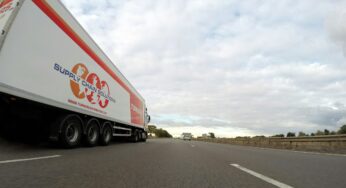 Jak skutecznie chronić transport ładunków przed ryzykiem kradzieży i pożaru?